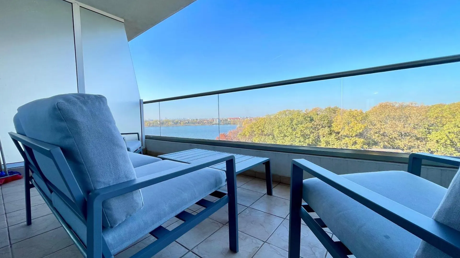 Apartment No 506 Lebada Lake Bucharest Romania