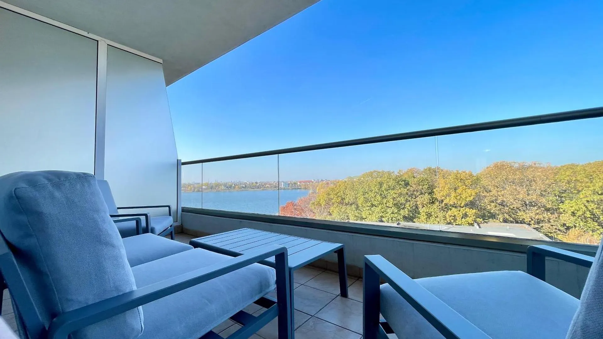 Apartment No 506 Lebada Lake Bucharest